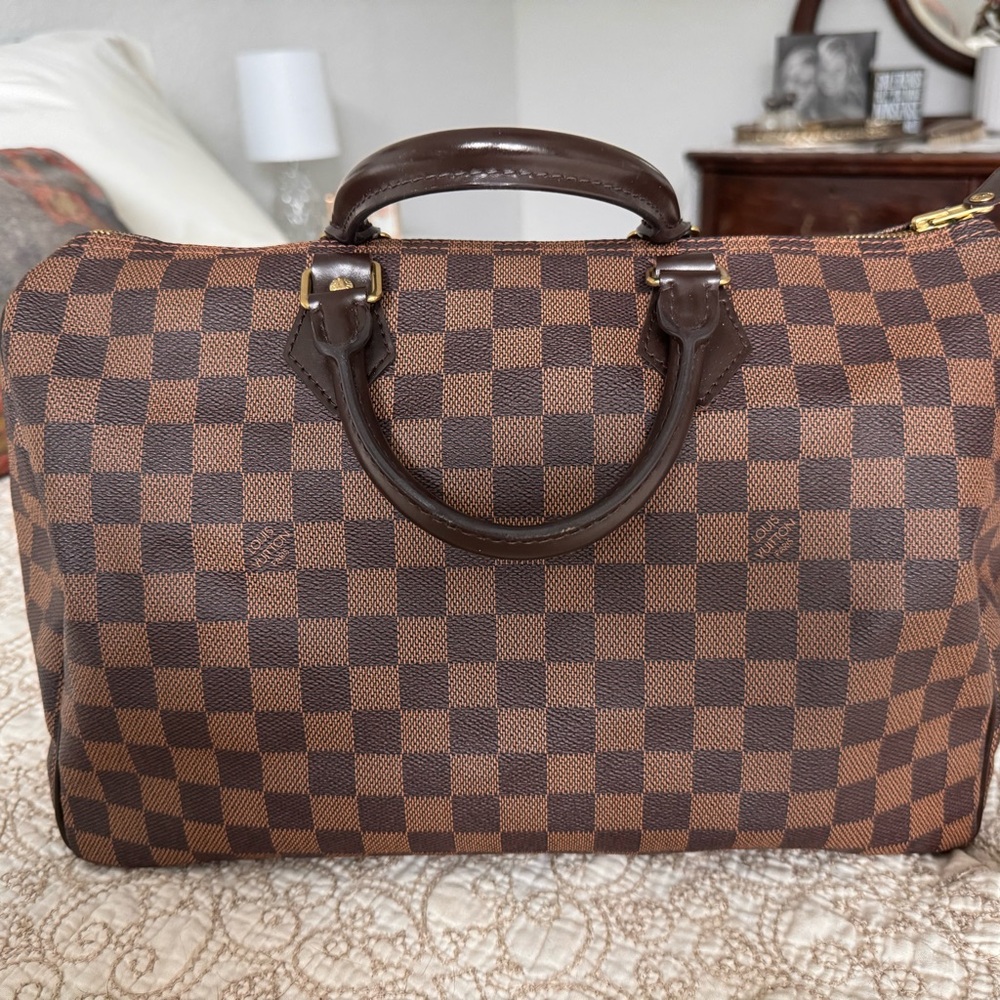 Louis Vuitton 35 Speedy